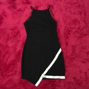 Cute black dress for like homecoming!!😍🥰